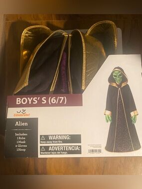 Boys' Alien Costume Robe in Black and Gold (Size S 6/7) New